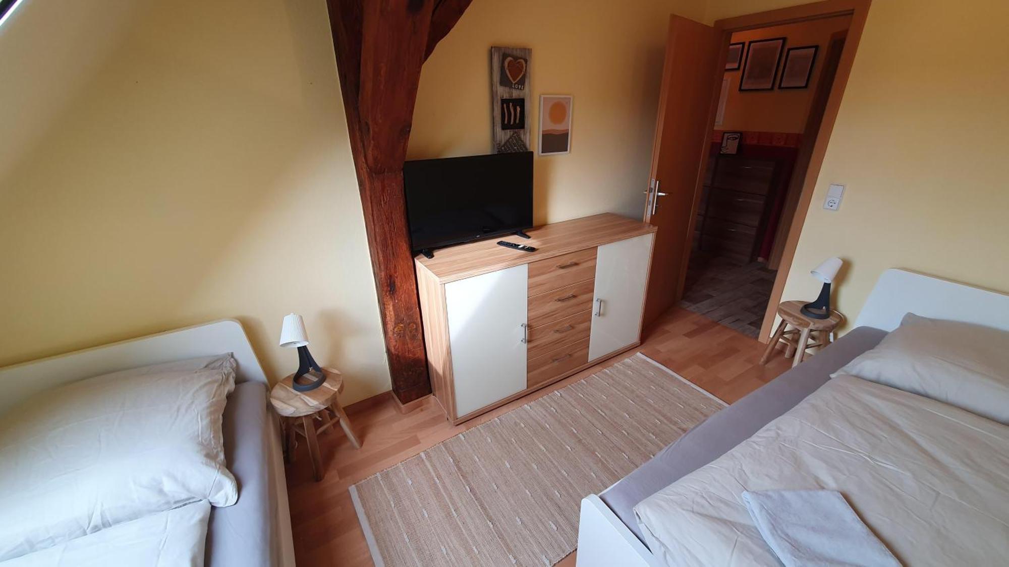 Ferienwohnung Im Gutshof Direkt Gegenueber Dem Schloss, Rhododendronpark Mit Terrasse Und Wlan Kromlau Eksteriør bilde